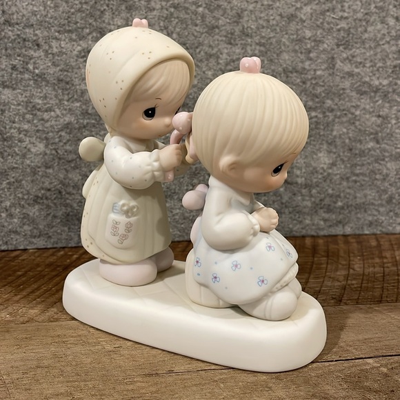 Precious Moments “To A Very Special Sister” - Picture 3 of 5